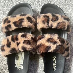 Leopard Slides